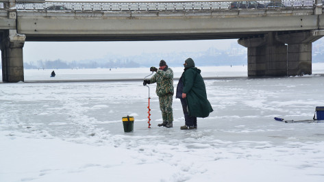 Спасатели: лед на Воронежском водохранилище стал тоньше на 3-5 см