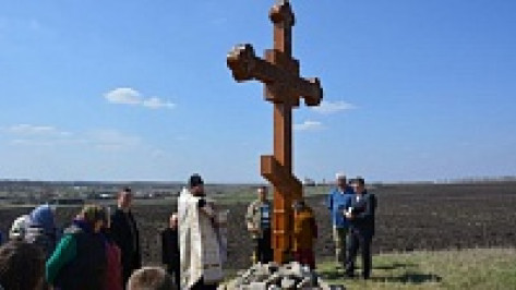 В каширском селе установили поклонные кресты