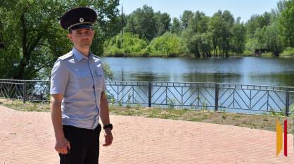 Сам чуть не утонул в детстве: воронежский участковый рассказал о том, как спас тонущего подростка