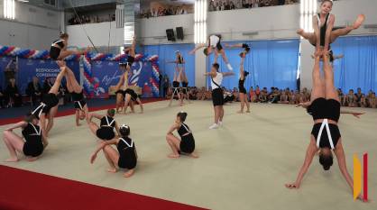 «Будем судей удивлять»: в Воронеже проходят всероссийские соревнования по акробатике