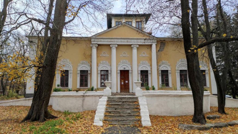 Историческое здание Хреновского конезавода в Воронежской области отреставрируют