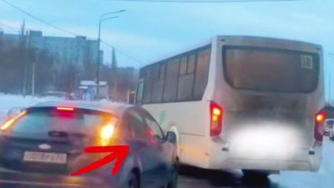 В Воронеже полицейские привлекли к ответственности нарушившего ПДД водителя автобуса