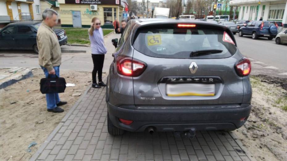 Воронежского пенсионера-автохама оштрафовали после фото в соцсети