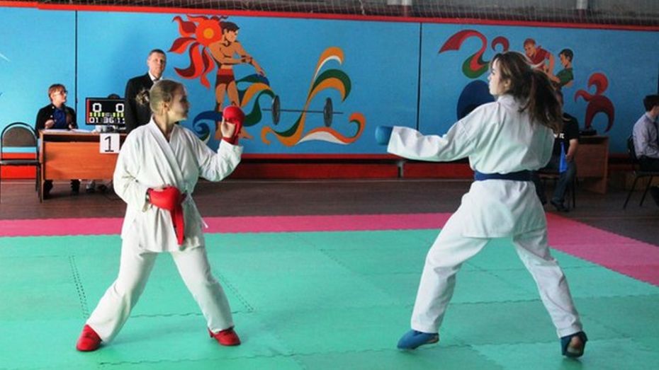 Поворинские каратисты завоевали 8 медалей на областном турнире
