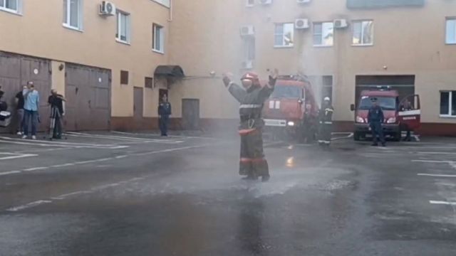 Воронежские пожарные показали проводы на пенсию замначальника регионального ГУ МЧС