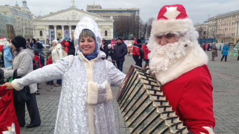 Участники воронежского парада Дедов Морозов остались без подарков
