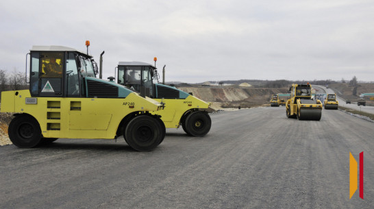 Губернатор Александр Гусев поздравил воронежских дорожников с профессиональным праздником