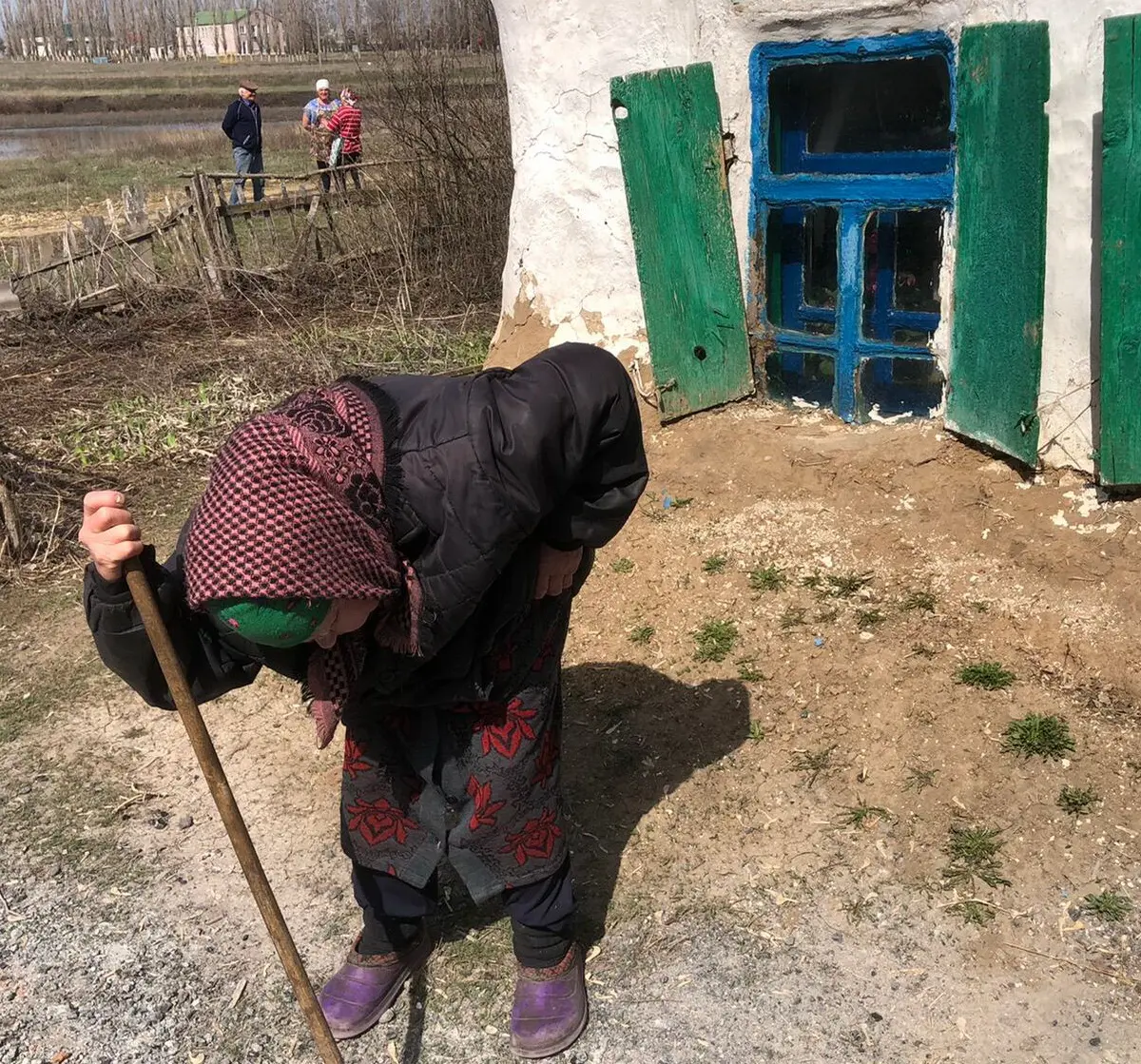 Маленькая бабушка Вера. Как помочь одинокой старушке из воронежского поселка