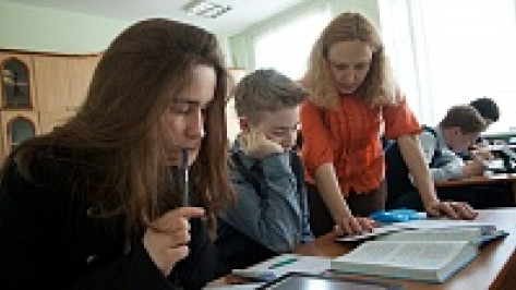 Зарплата воронежских учителей и воспитателей вырастет на 2 тыс рублей