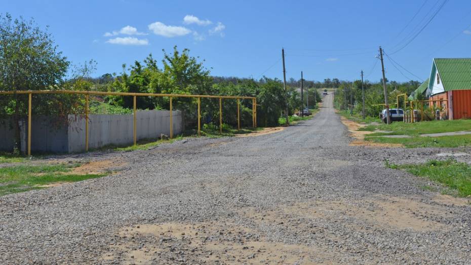 В лискинском селе Аношкино на отсыпку дорог щебнем потратят около 4 млн рублей