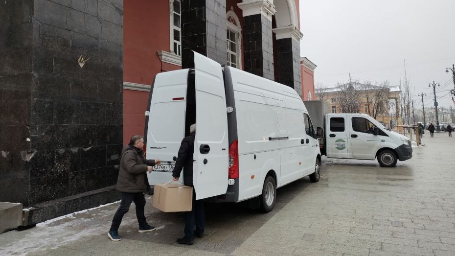 Воронежские общественники отправили две машины матпомощи участникам СВО