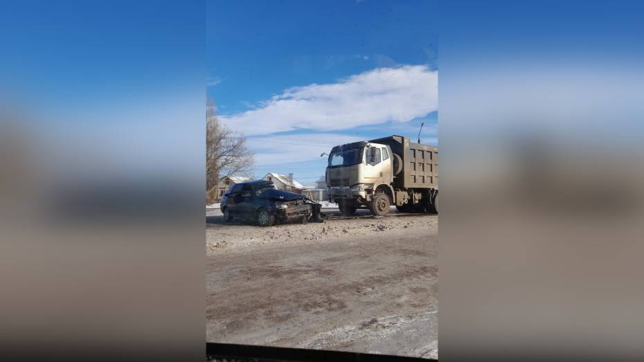 В Воронежской области в ДТП с грузовиком погибла 25-летняя автомобилистка