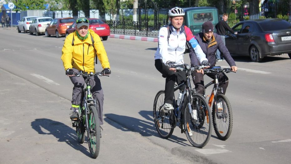 Глава поселения в Репьевке поддержал всероссийскую акцию «На работу на велосипеде»