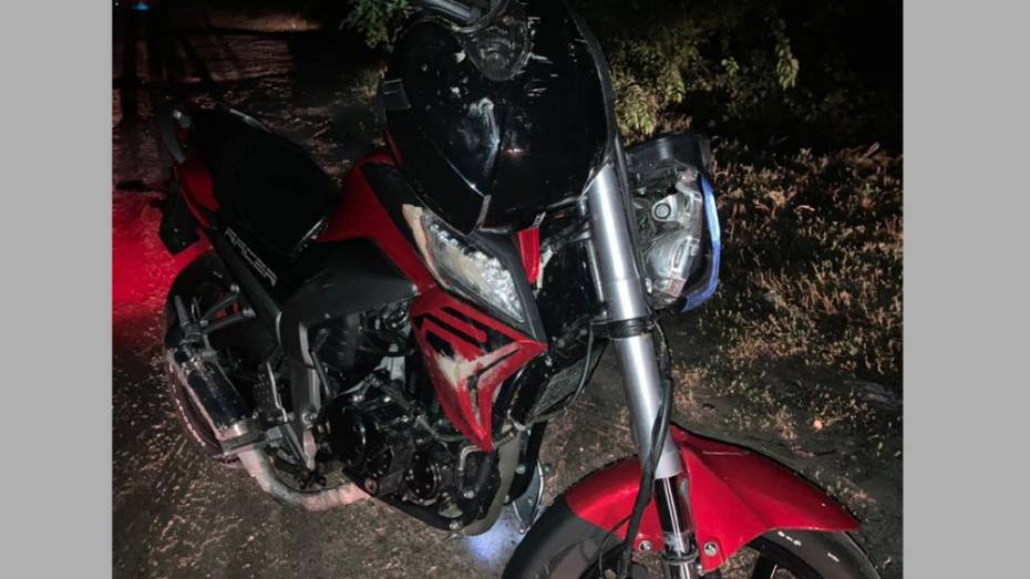 В богучарском селе Вервековка 17-летний мотоциклист ночью сбил пешехода