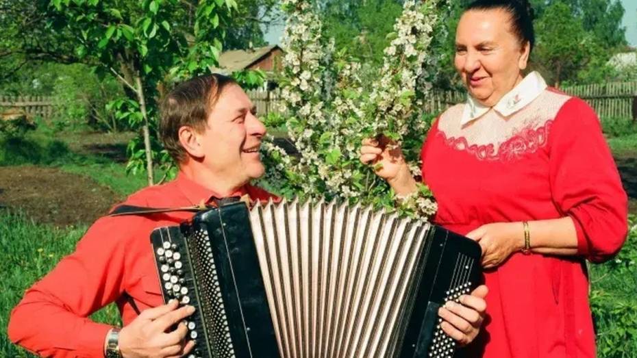 Россошанцев позвали на выставку о поэтессе и хранительнице народного творчества Раисе Дерикот