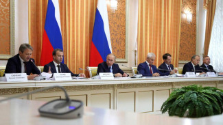 Президент Владимир Путин обсудил в Воронеже последствия рекордного урожая 