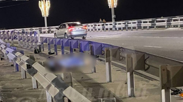 Мотоциклист разбился на Чернавском мосту в Воронеже: тело разорвало на части