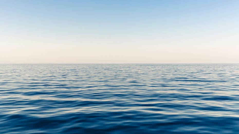 Надводный беспилотник обнаружили в открытом море возле Севастополя