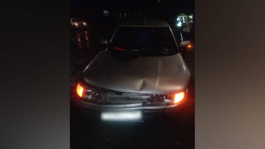 В Борисоглебске Воронежской области ВАЗ врезался в Opel Astra: пострадала женщина