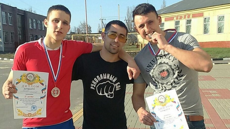 Бобровчане взяли 2 «серебра» на областном турнире по кикбоксингу