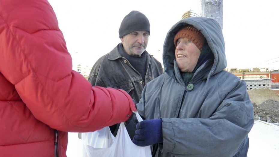Воронежцам предложили поздравить бездомных людей с Новым годом