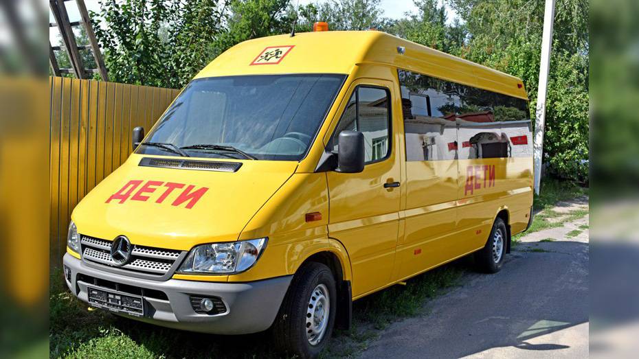 Калачеевская детско-юношеская спортивная школа получила новый микроавтобус