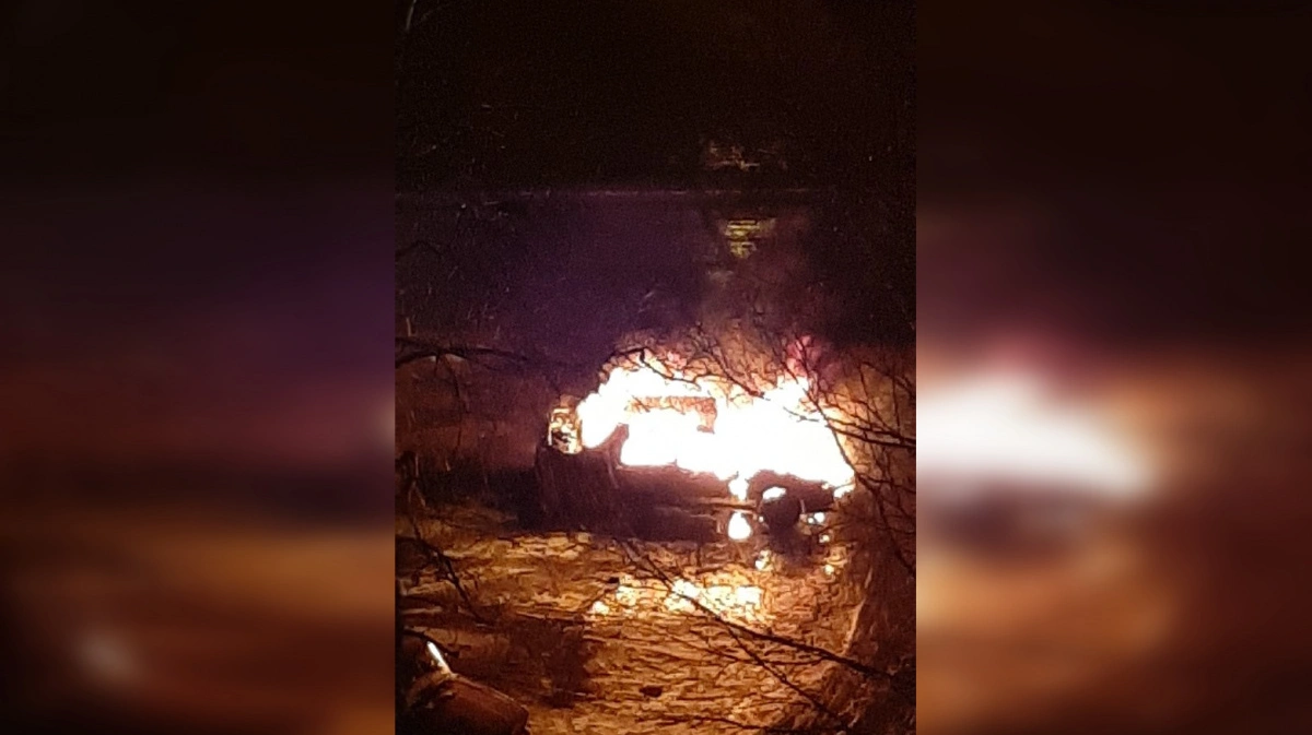 6 октября 2022 год. Поко сгорел. Происшествия в Воронеже сгоревшая машина ночью.