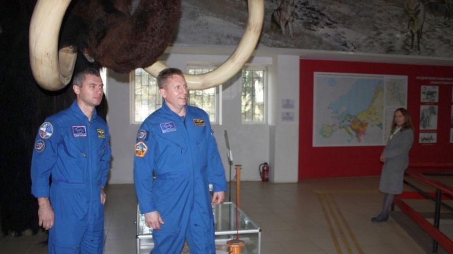 Хохольский музей в Костенках посетили космонавты