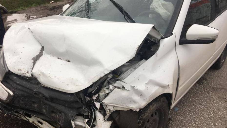 Водитель Hyundai, виновный в ДТП с 3 пострадавшими, скрылся с места аварии под Воронежем