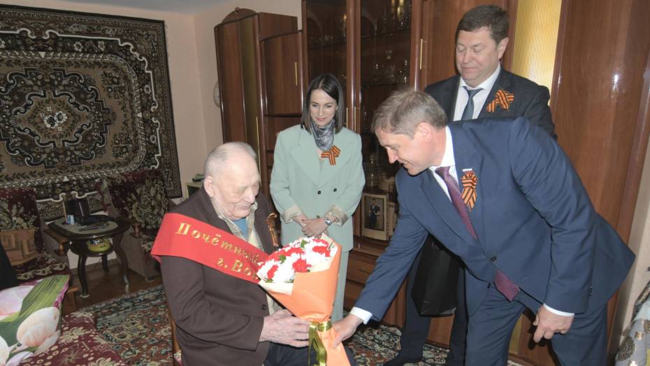 Команда ДСК поздравила ветеранов Великой Отечественной войны с юбилеем Победы