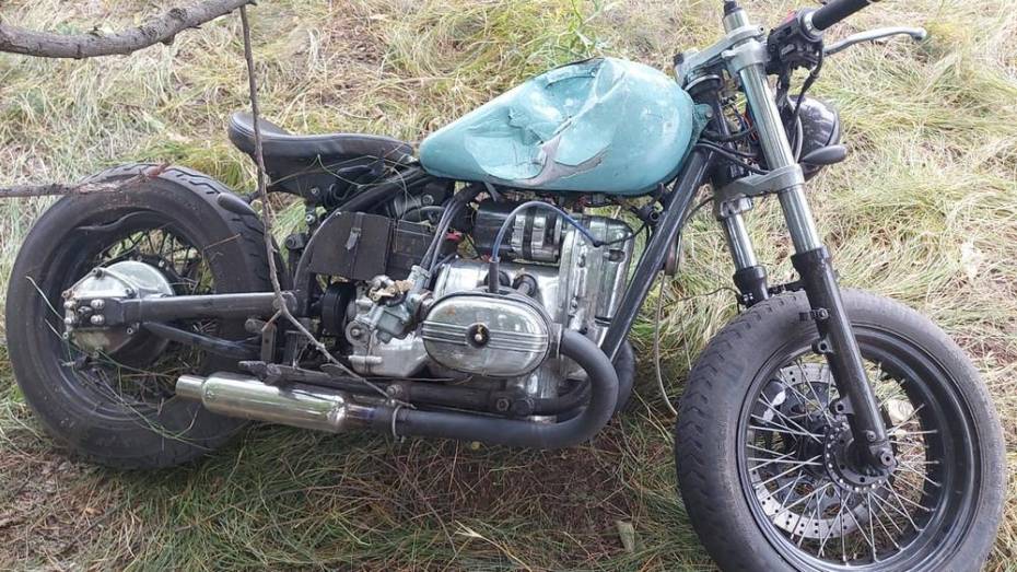 В Верхнемамонском районе разбился насмерть 23-летний мотоциклист