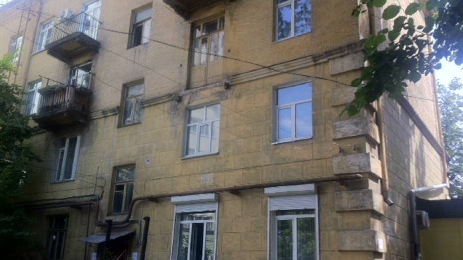 В центре Воронежа обрушился балкон жилого дома