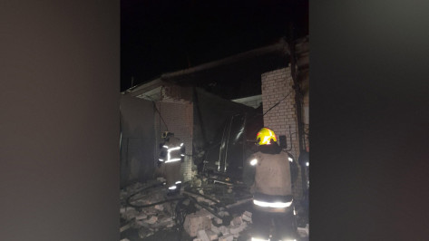 Воронежцам показали фотографии с места взрыва газового баллона в гараже