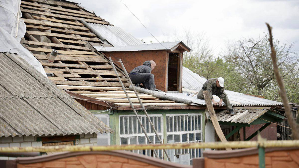 В результате обстрела ВСУ в селе Белгородской области пострадали 54 дома и школа