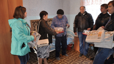 Павловские журналисты провели акцию «Поделись душевным теплом» в День пожилых людей