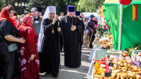 «Матушки творят чудо своими руками»: в Воронеже прошла православная благотворительная ярмарка