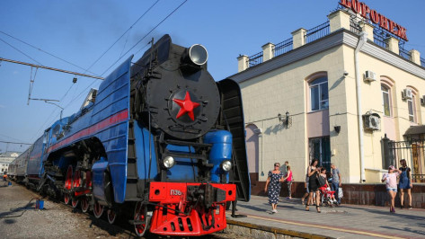Воронежские школьники съездили на экскурсию в Москву на ретропоезде