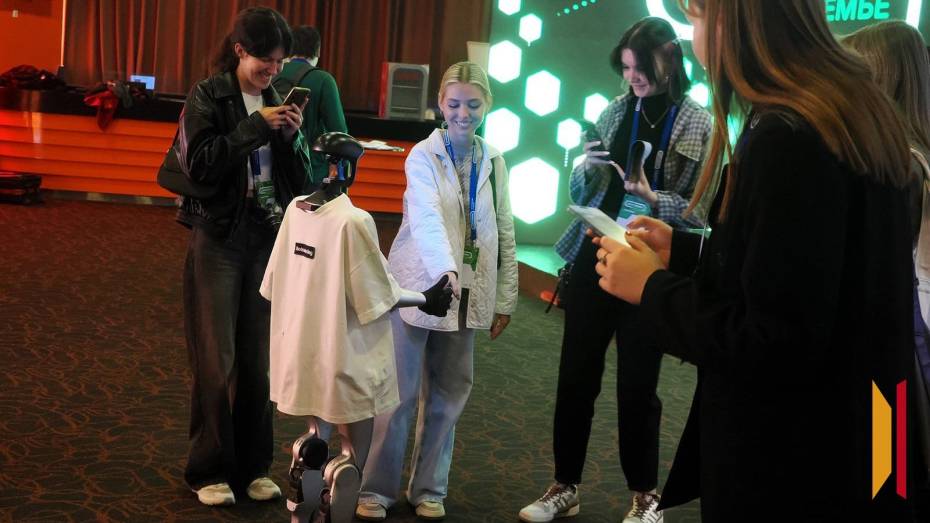 «Цифроземье» в Воронеже: около 3 тыс участников обсудили будущее цифровой экономики, искусственный интеллект и импортозамещение