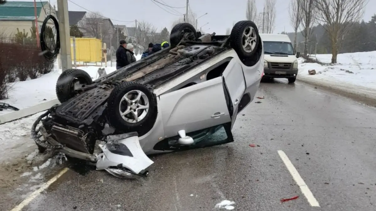 Перевернулась машина в Воронеже: новости об автомобилях сегодня