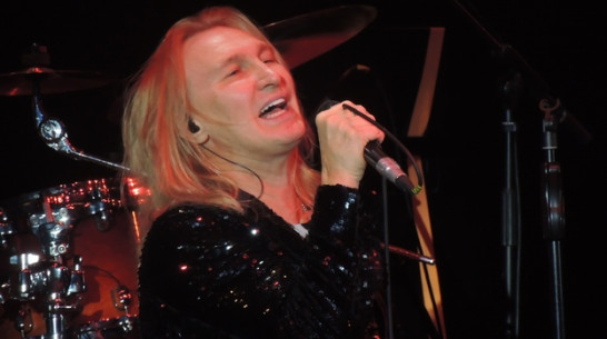 Александр Иванов накануне Нового года поздравил воронежских дам с 8  Марта 