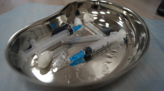 Прокуратура нашла неточности в документах на вакцины в воронежской поликлинике