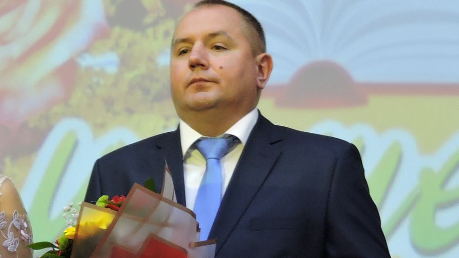 Сотрудника районной администрации в Воронежской области наградили от «Команды Путина»