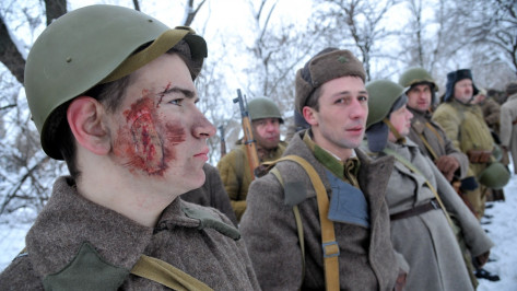 «Наблюдали в слезах». В Воронеже реконструировали эпизод битвы за город