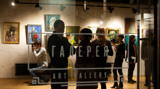 В новом здании воронежского Камерного театра открылась арт-галерея