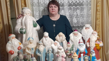 «Можем нарядить кремлевскую елку». Жительница Воронежской области реставрирует советские новогодние игрушки