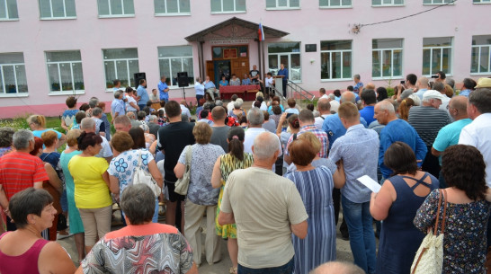 После митинга жителей в селе под Воронежем восстановили водоснабжение 