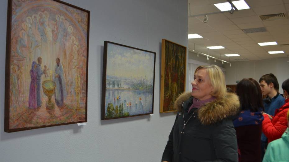 В Калаче открылась выставка картин воронежской художницы Татьяны Пигаревой