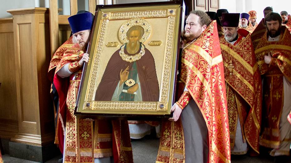 В Благовещенский собор Воронежа сегодня доставили чтимую икону Сергия Радонежского
