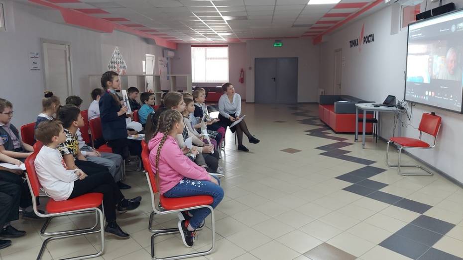 Детский писатель Андрей Саломатов пообщался онлайн с подгоренскими школьниками