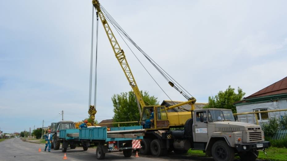 В Воробьевке иномарка врезалась в железобетонный столб